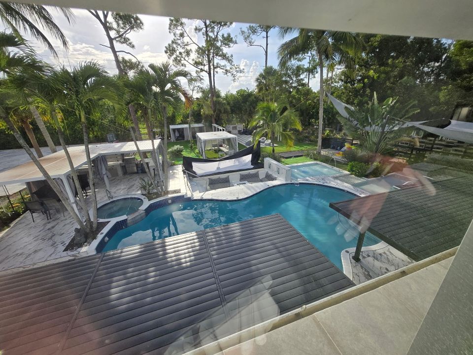 For Rent: $50,000 (6 beds, 7 baths, 5000 Square Feet)