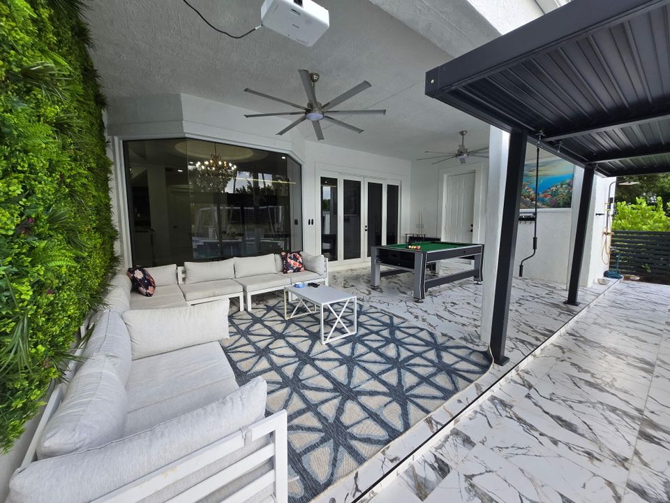 For Rent: $50,000 (6 beds, 7 baths, 5000 Square Feet)