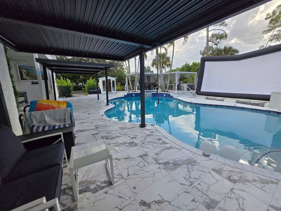 For Rent: $50,000 (6 beds, 7 baths, 5000 Square Feet)