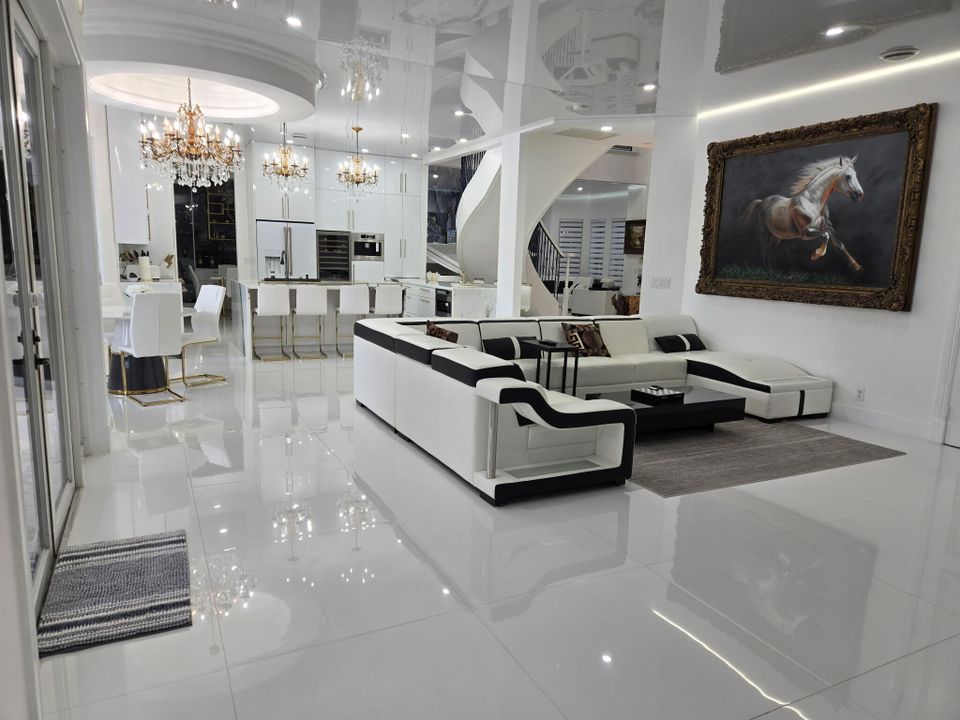 For Rent: $50,000 (6 beds, 7 baths, 5000 Square Feet)