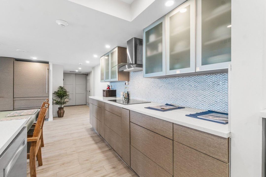 Active With Contract: $4,500 (2 beds, 2 baths, 1170 Square Feet)