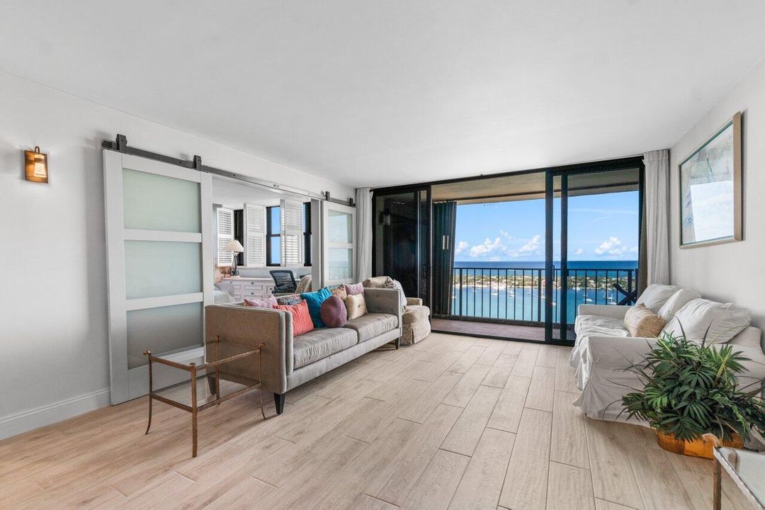 Active With Contract: $4,500 (2 beds, 2 baths, 1170 Square Feet)