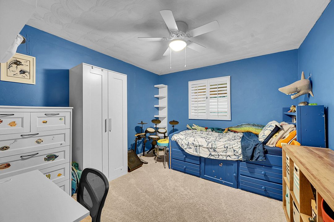 Active With Contract: $349,900 (3 beds, 2 baths, 1546 Square Feet)