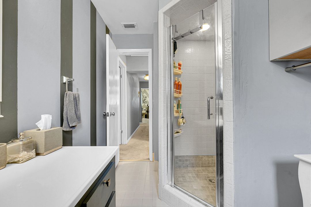 Active With Contract: $349,900 (3 beds, 2 baths, 1546 Square Feet)