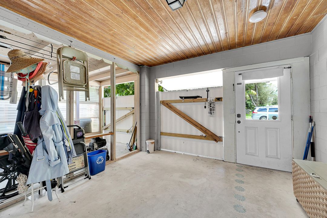 Active With Contract: $349,900 (3 beds, 2 baths, 1546 Square Feet)