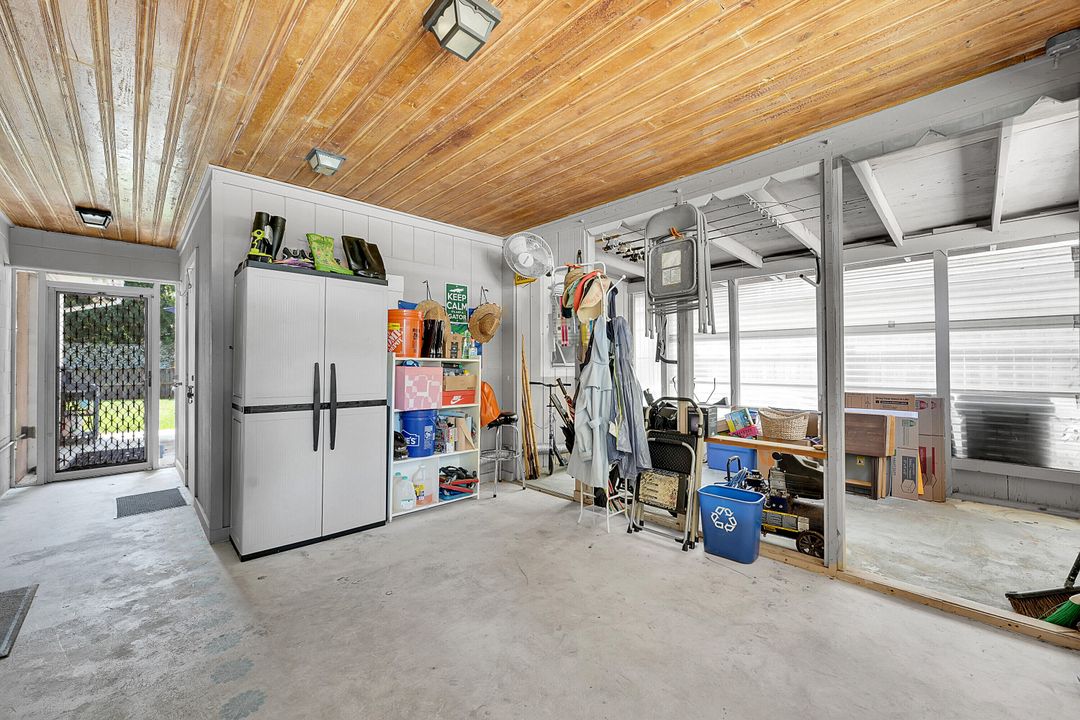 Active With Contract: $349,900 (3 beds, 2 baths, 1546 Square Feet)