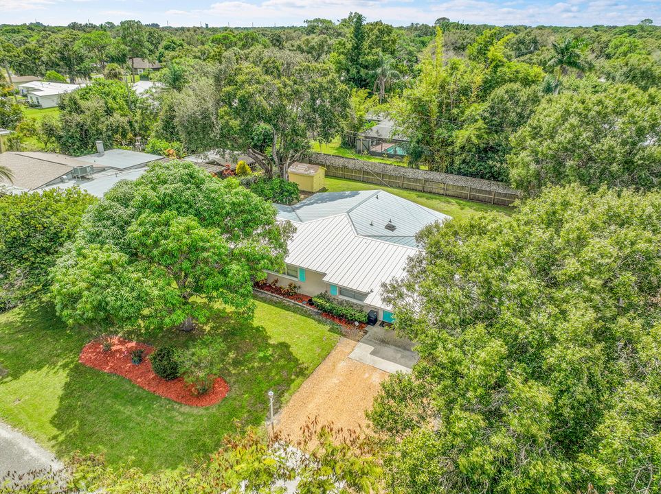 Active With Contract: $349,900 (3 beds, 2 baths, 1546 Square Feet)