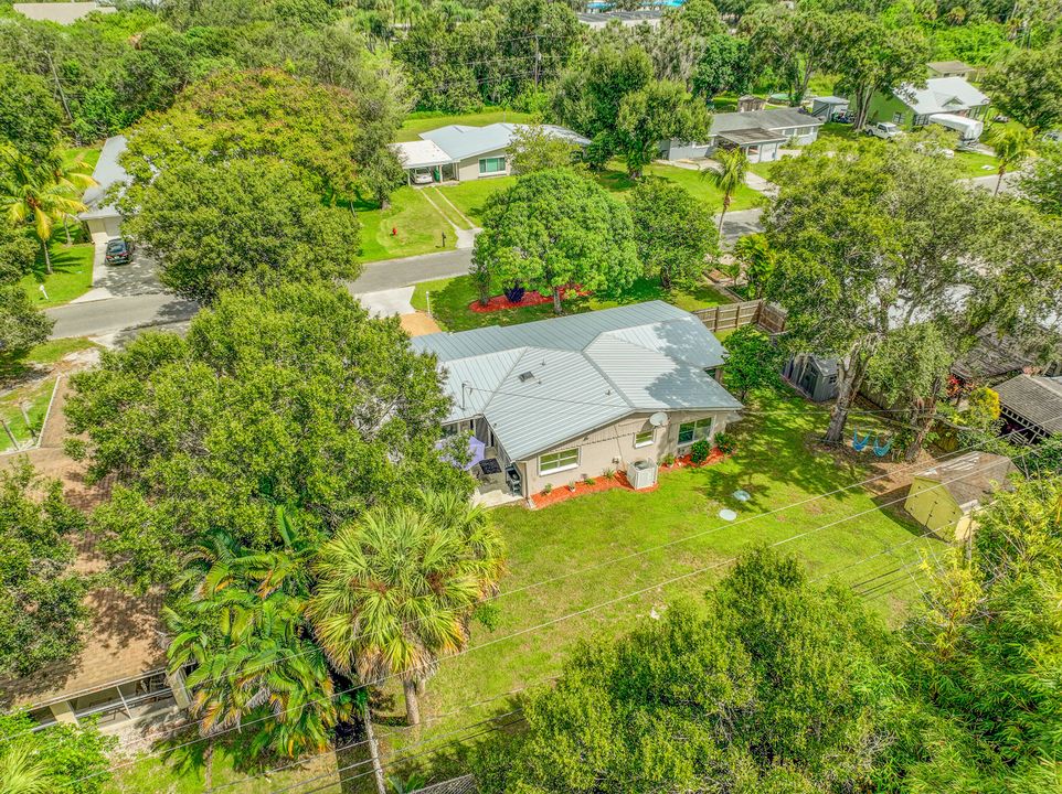 Active With Contract: $349,900 (3 beds, 2 baths, 1546 Square Feet)