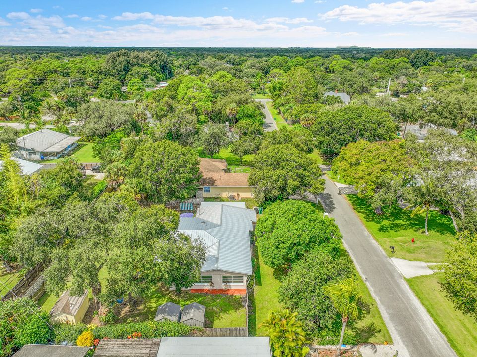 Active With Contract: $349,900 (3 beds, 2 baths, 1546 Square Feet)