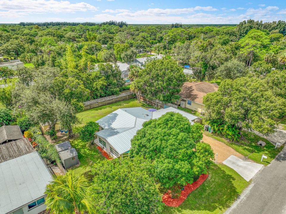 Active With Contract: $349,900 (3 beds, 2 baths, 1546 Square Feet)