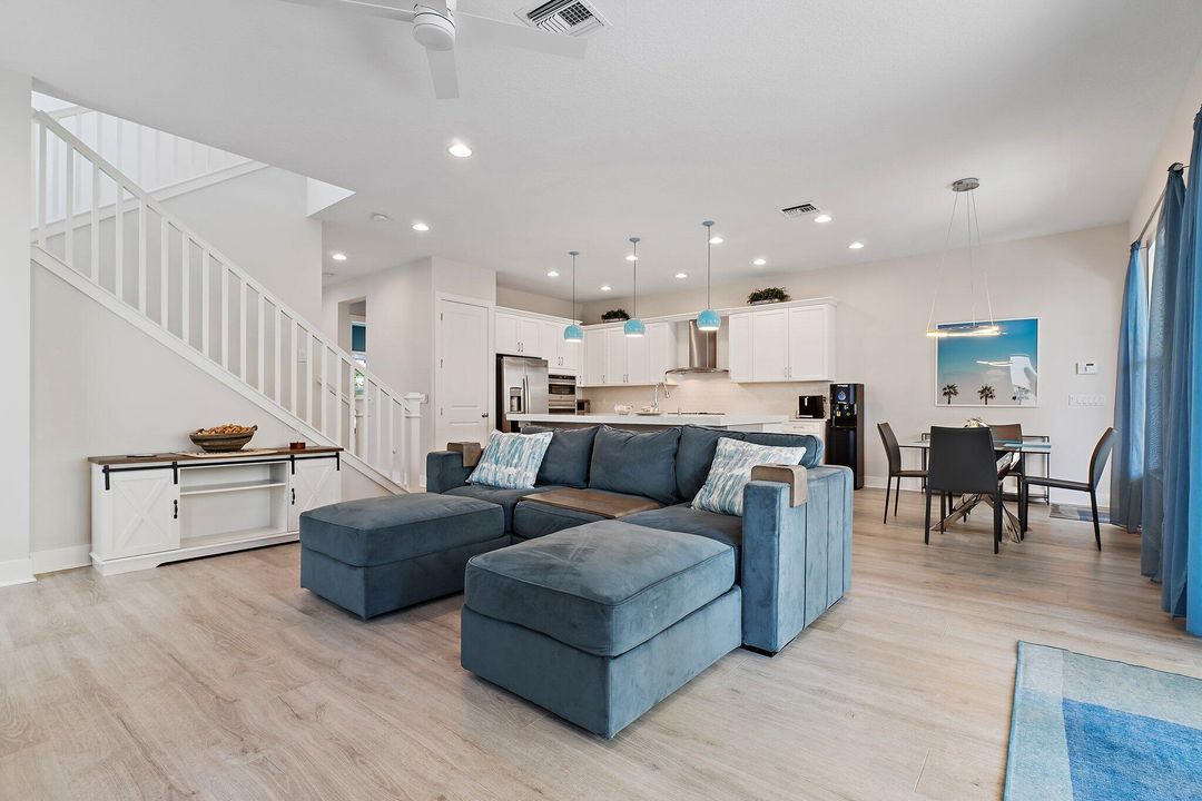 Под контрактом: $1,695,000 (4 спален, 5 ванн, 3760 Квадратных фут)