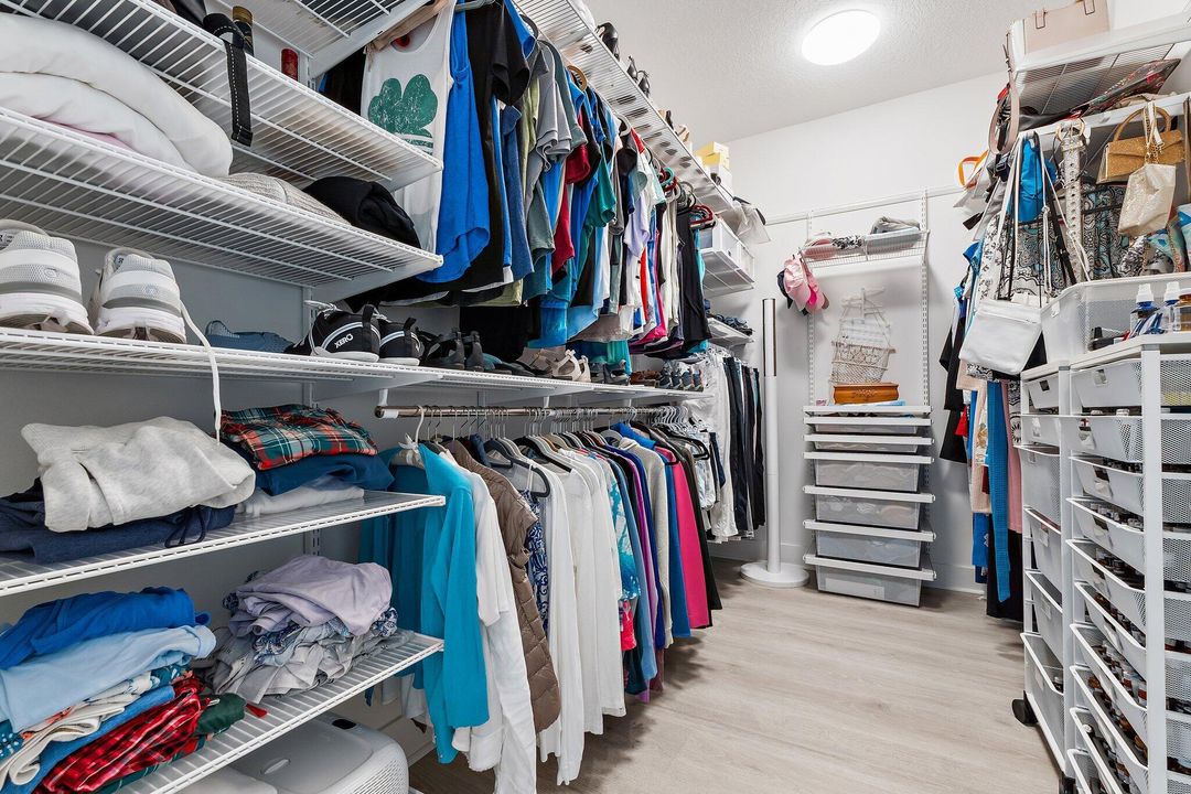 Под контрактом: $1,695,000 (4 спален, 5 ванн, 3760 Квадратных фут)