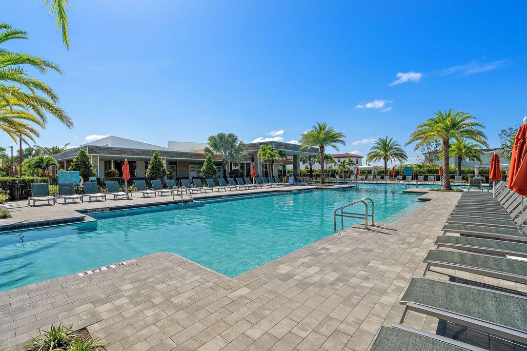 Под контрактом: $1,695,000 (4 спален, 5 ванн, 3760 Квадратных фут)