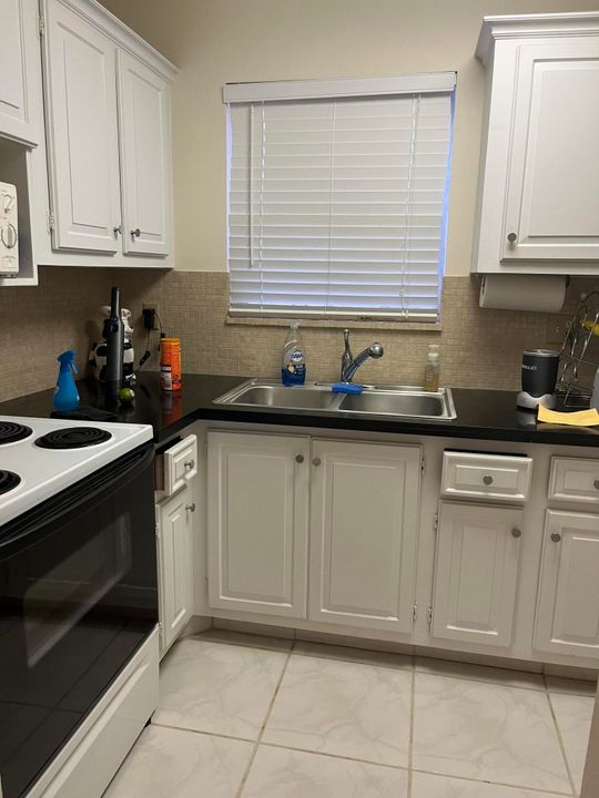 For Rent: $1,400 (1 beds, 1 baths, 600 Square Feet)