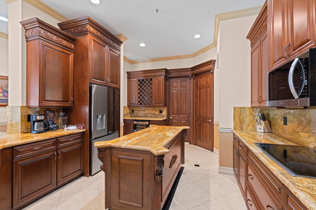 待售: $1,295,000 (4 贝兹, 4 浴室, 3756 平方英尺)