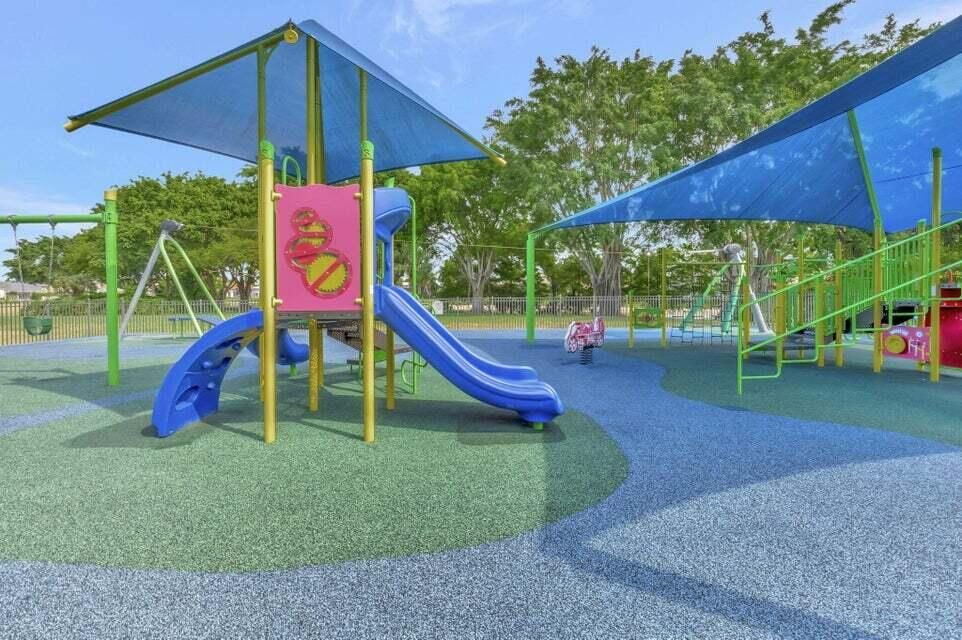 待售: $1,295,000 (4 贝兹, 4 浴室, 3756 平方英尺)