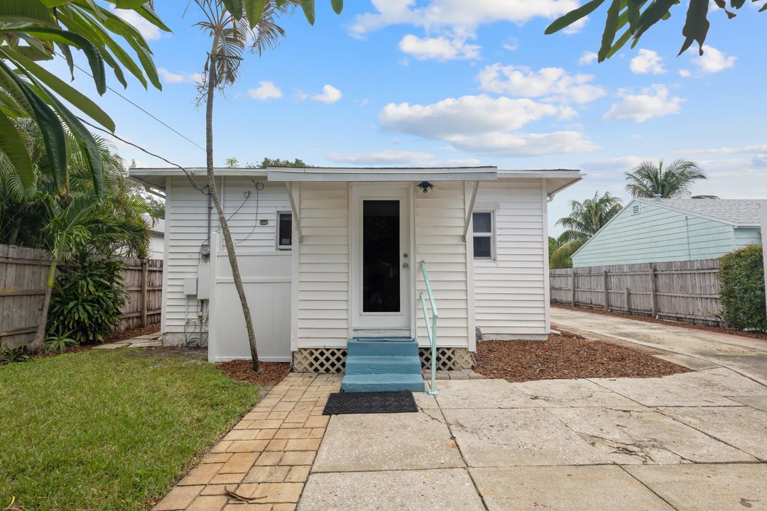 Activo con contrato: $2,950 (3 camas, 1 baños, 1272 Pies cuadrados)