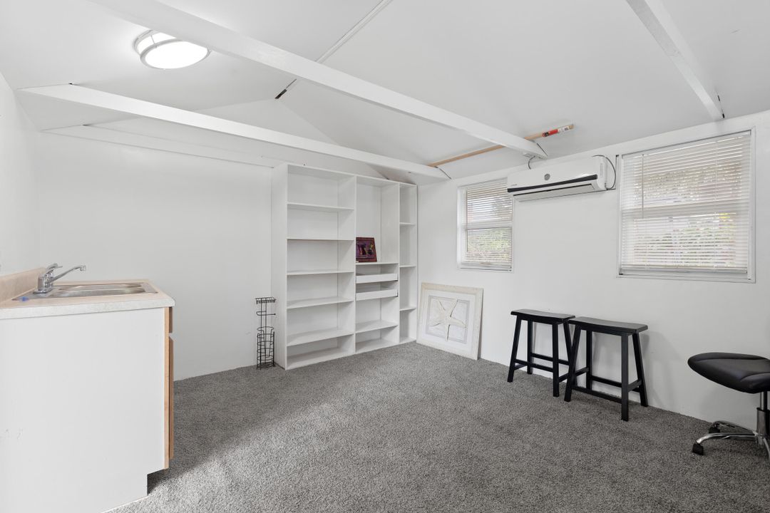 Activo con contrato: $2,950 (3 camas, 1 baños, 1272 Pies cuadrados)