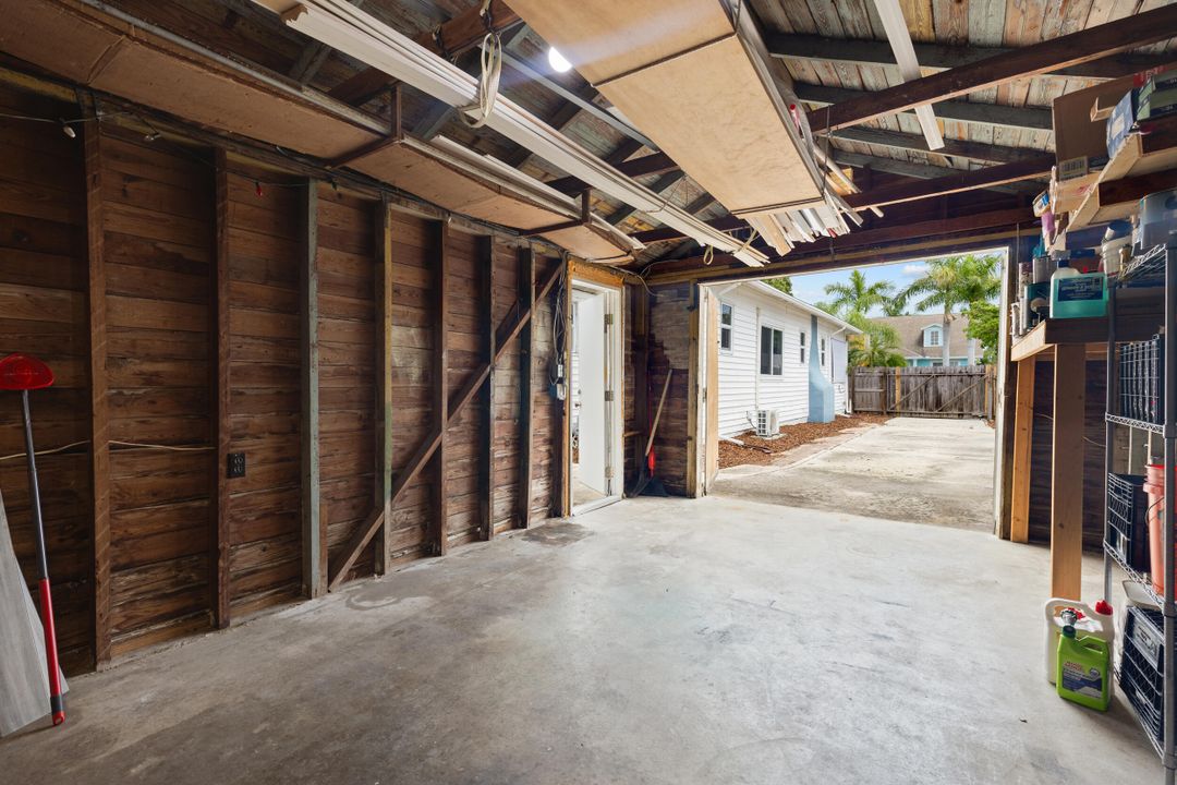 Activo con contrato: $2,950 (3 camas, 1 baños, 1272 Pies cuadrados)