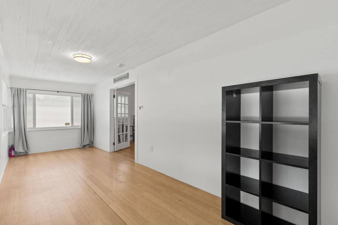 Activo con contrato: $2,950 (3 camas, 1 baños, 1272 Pies cuadrados)