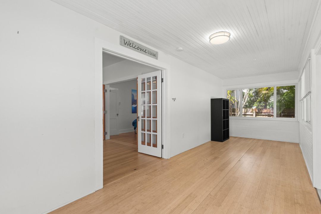 Activo con contrato: $2,950 (3 camas, 1 baños, 1272 Pies cuadrados)