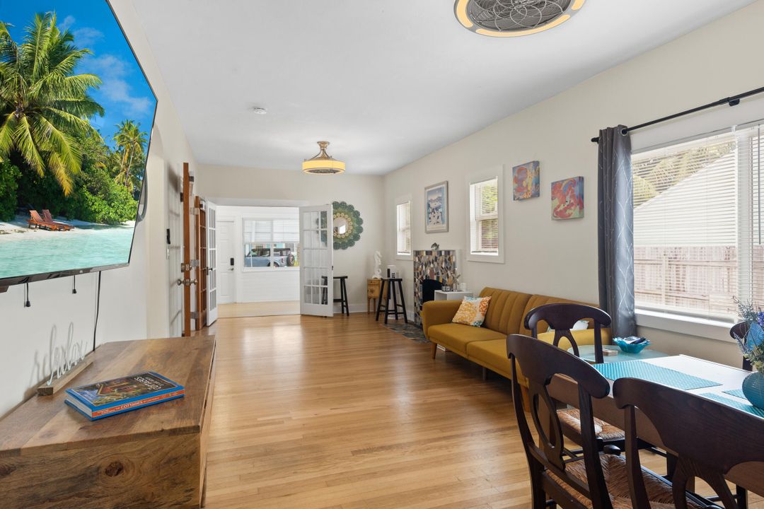 Activo con contrato: $2,950 (3 camas, 1 baños, 1272 Pies cuadrados)