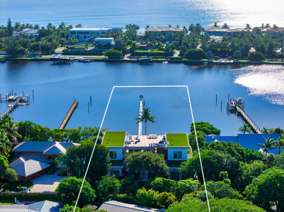 For Sale: $21,000,000 (7 beds, 8 baths, 7631 Square Feet)