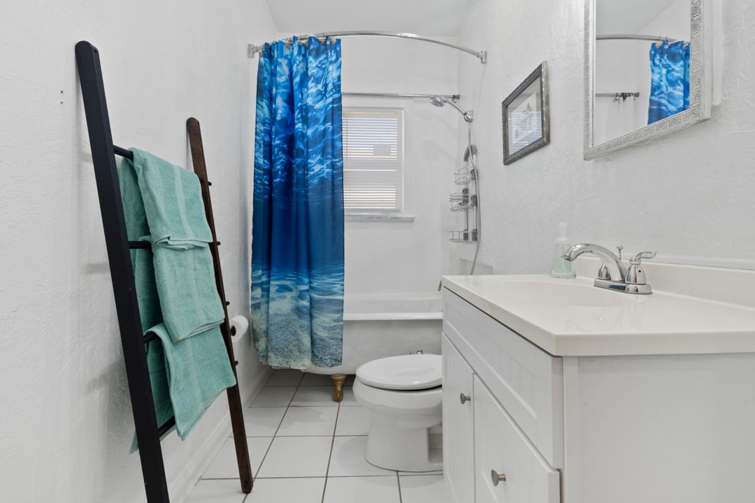 Activo con contrato: $2,950 (3 camas, 1 baños, 1272 Pies cuadrados)