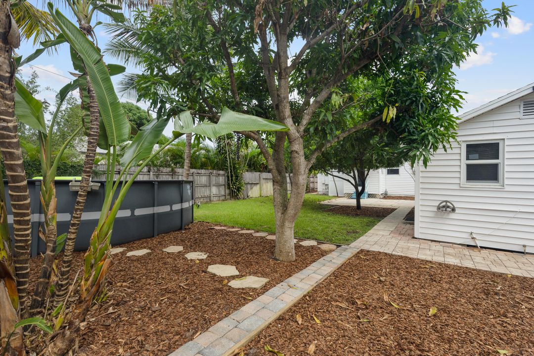 Activo con contrato: $2,950 (3 camas, 1 baños, 1272 Pies cuadrados)