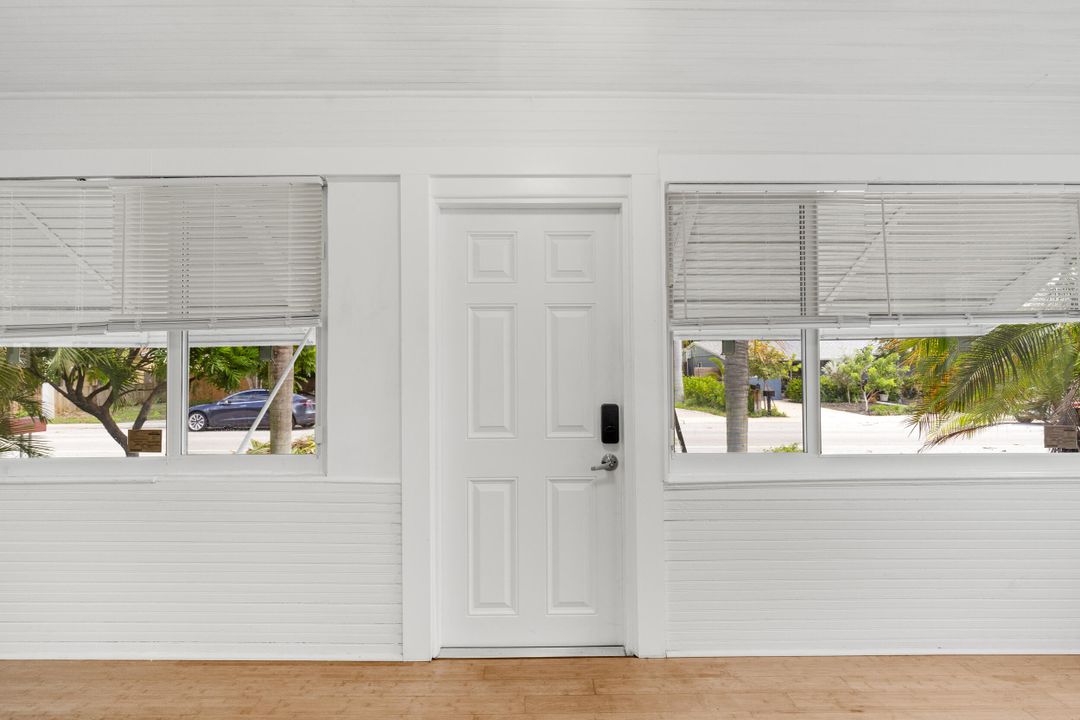 Activo con contrato: $2,950 (3 camas, 1 baños, 1272 Pies cuadrados)