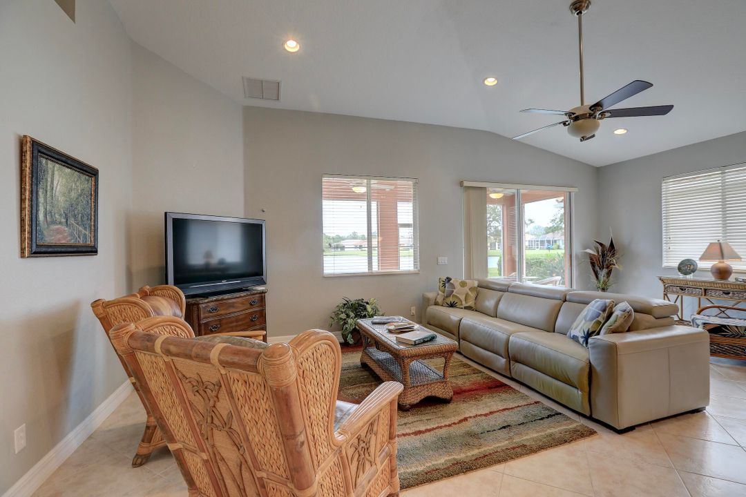 На продажу: $399,000 (3 спален, 2 ванн, 1897 Квадратных фут)