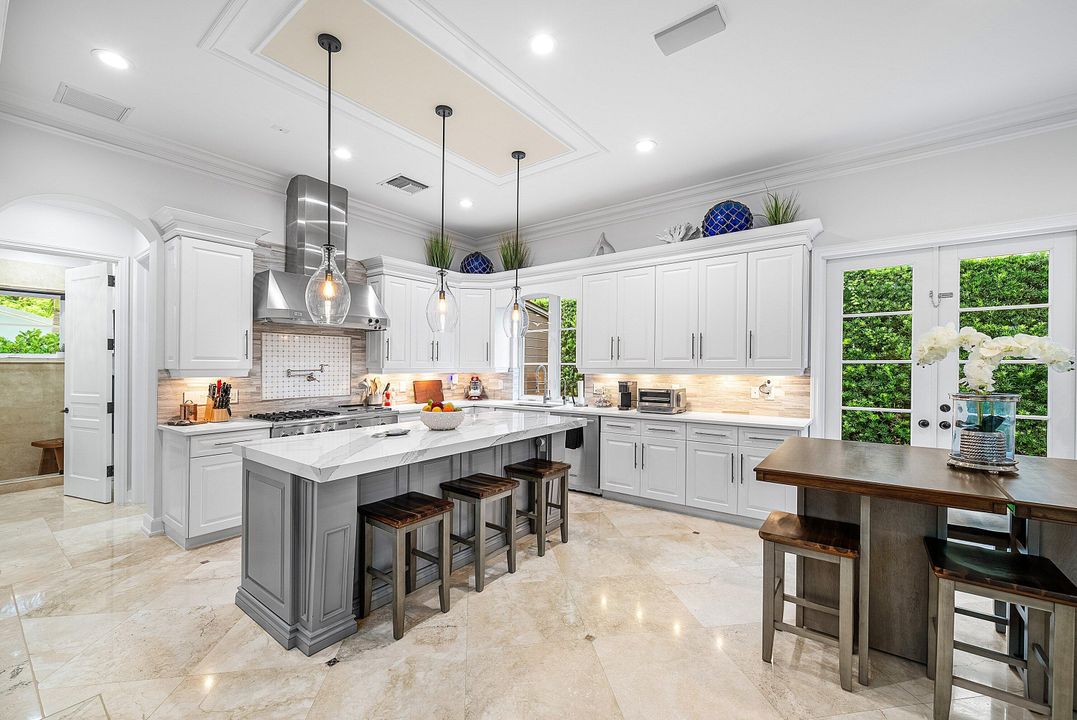 На продажу: $3,250,000 (4 спален, 3 ванн, 2346 Квадратных фут)