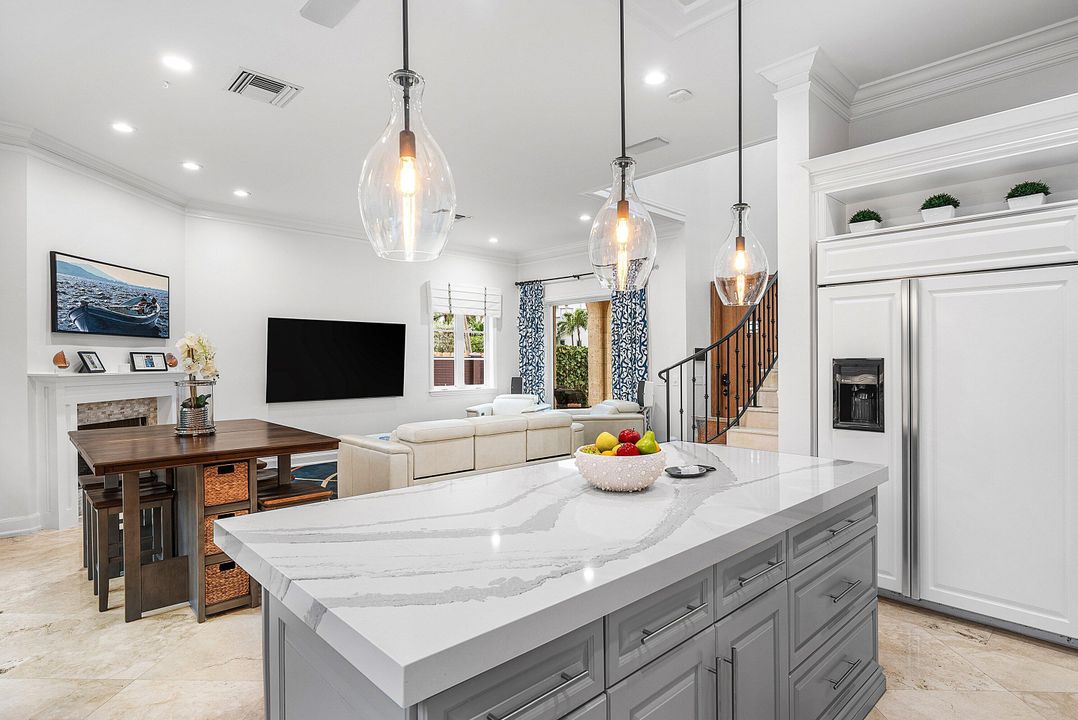 На продажу: $3,250,000 (4 спален, 3 ванн, 2346 Квадратных фут)