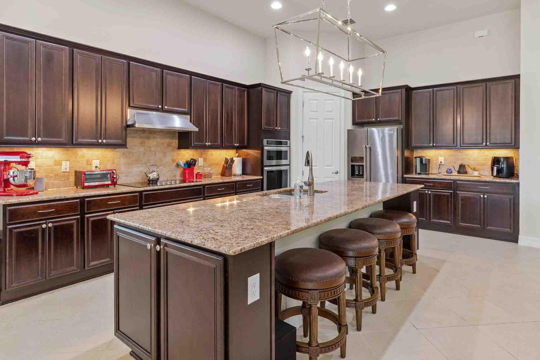 待售: $765,000 (3 贝兹, 3 浴室, 2555 平方英尺)