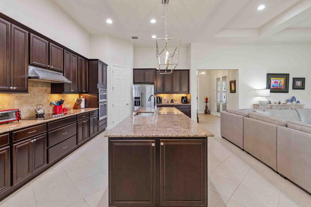 待售: $765,000 (3 贝兹, 3 浴室, 2555 平方英尺)