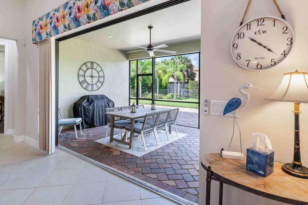 待售: $765,000 (3 贝兹, 3 浴室, 2555 平方英尺)