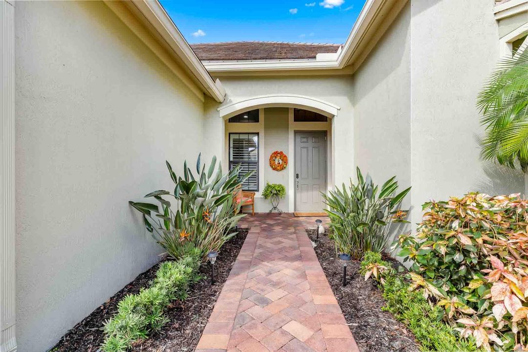 待售: $765,000 (3 贝兹, 3 浴室, 2555 平方英尺)