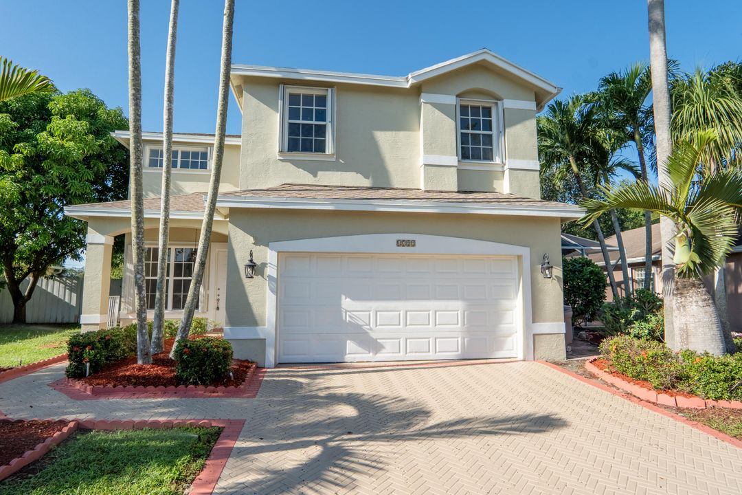 Active With Contract: $584,900 (4 beds, 2 baths, 2279 Square Feet)