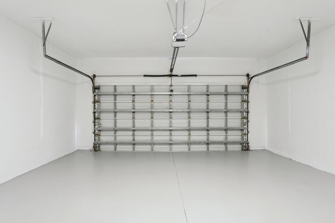 Active With Contract: $584,900 (4 beds, 2 baths, 2279 Square Feet)