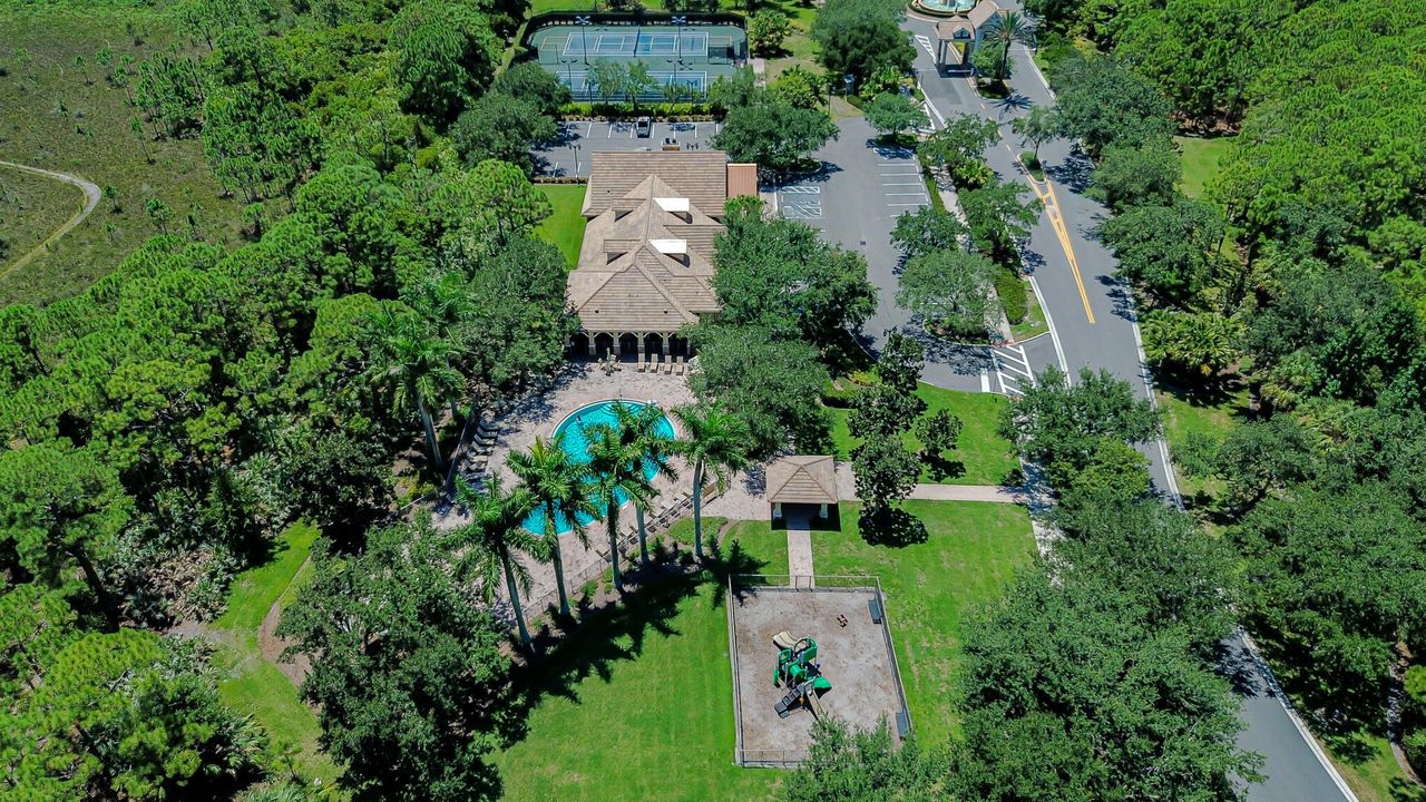 待售: $765,000 (3 贝兹, 3 浴室, 2555 平方英尺)