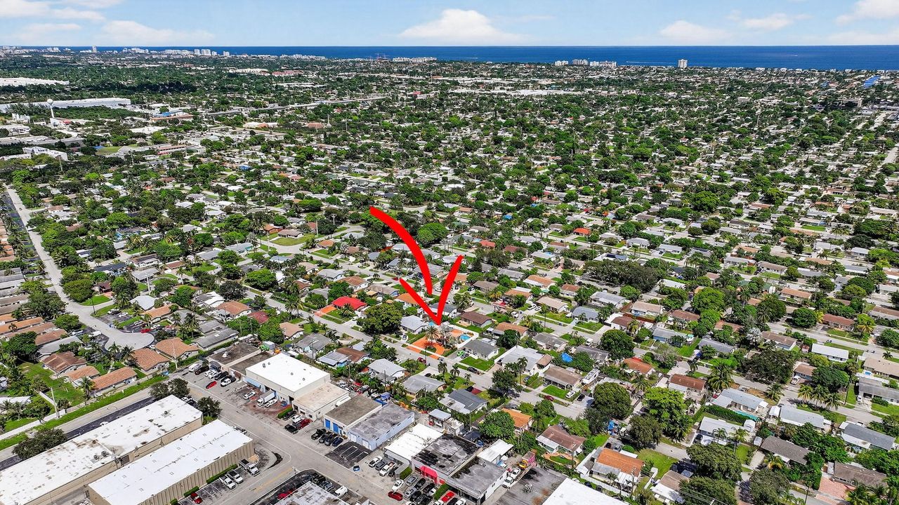 Под контрактом: $499,900 (3 спален, 2 ванн, 1188 Квадратных фут)