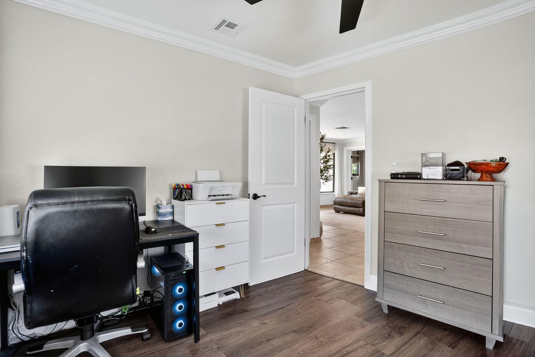 Под контрактом: $499,900 (3 спален, 2 ванн, 1188 Квадратных фут)