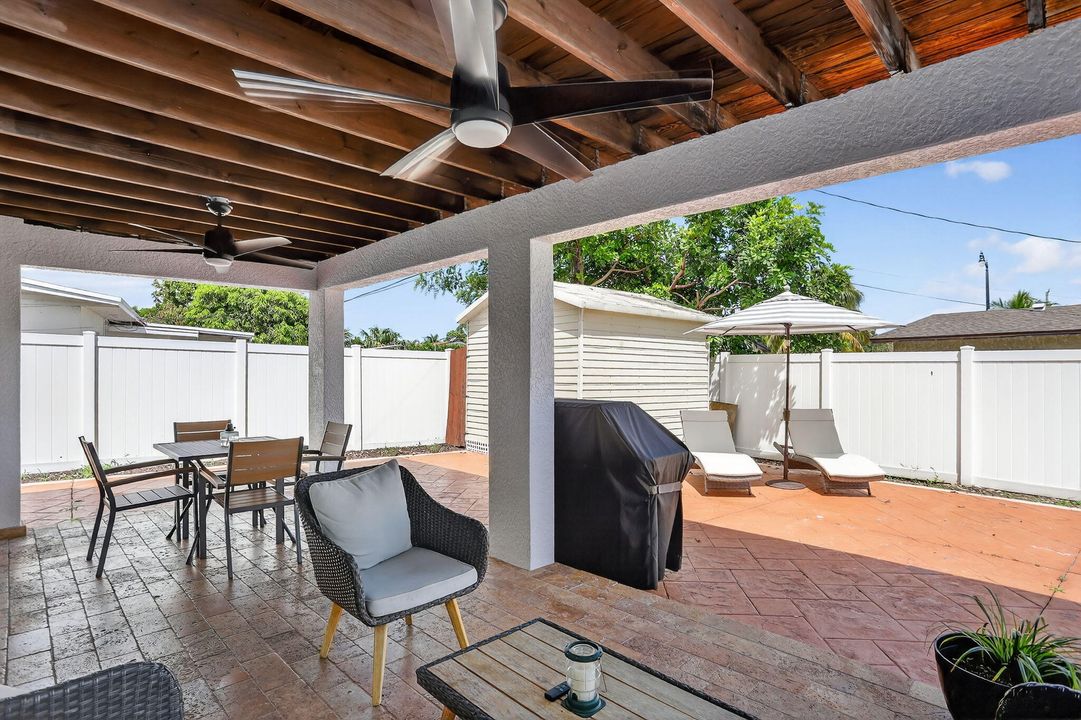 Под контрактом: $499,900 (3 спален, 2 ванн, 1188 Квадратных фут)