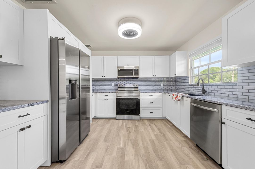 En Venta: $665,000 (3 camas, 3 baños, 1991 Pies cuadrados)