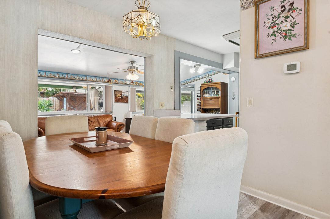 На продажу: $525,000 (4 спален, 2 ванн, 1585 Квадратных фут)