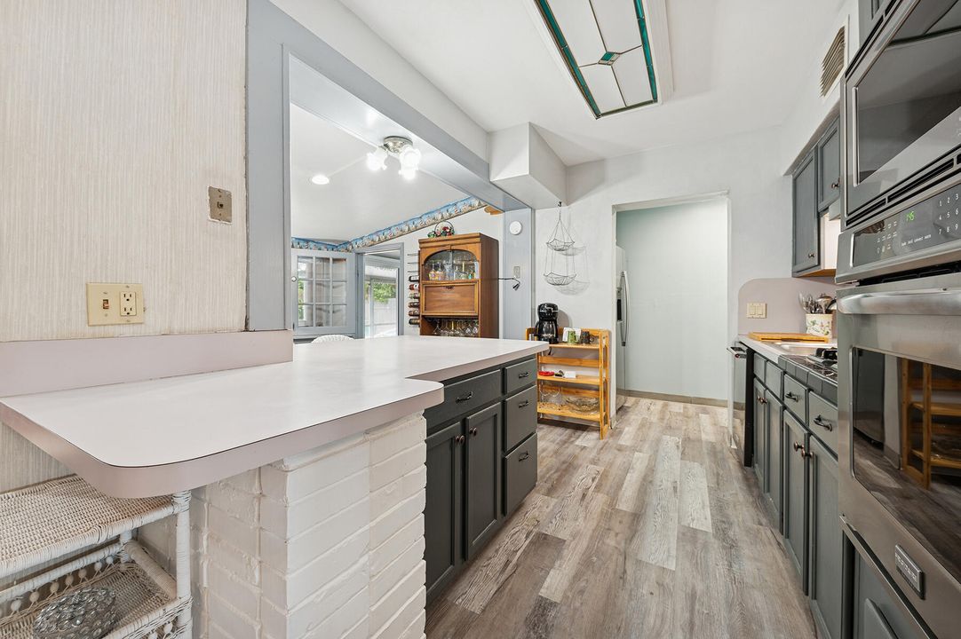 На продажу: $525,000 (4 спален, 2 ванн, 1585 Квадратных фут)