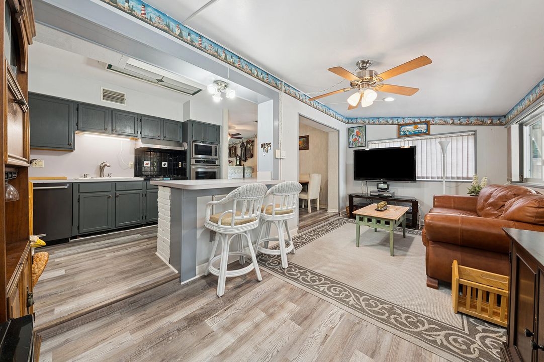 На продажу: $525,000 (4 спален, 2 ванн, 1585 Квадратных фут)