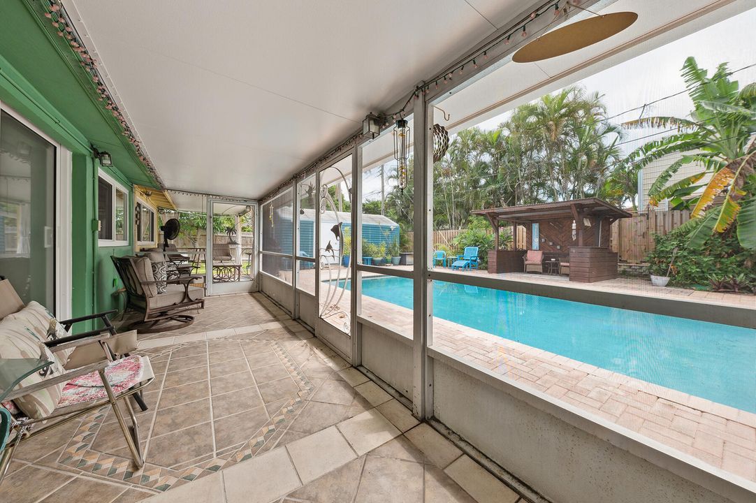 На продажу: $525,000 (4 спален, 2 ванн, 1585 Квадратных фут)