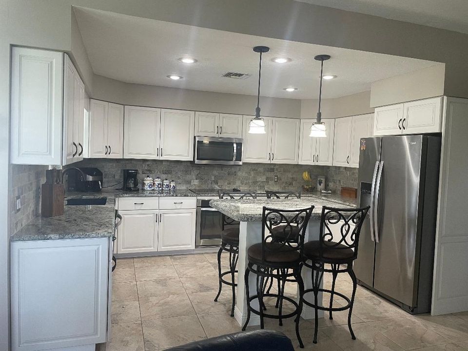 For Sale: $850,000 (3 beds, 2 baths, 3188 Square Feet)