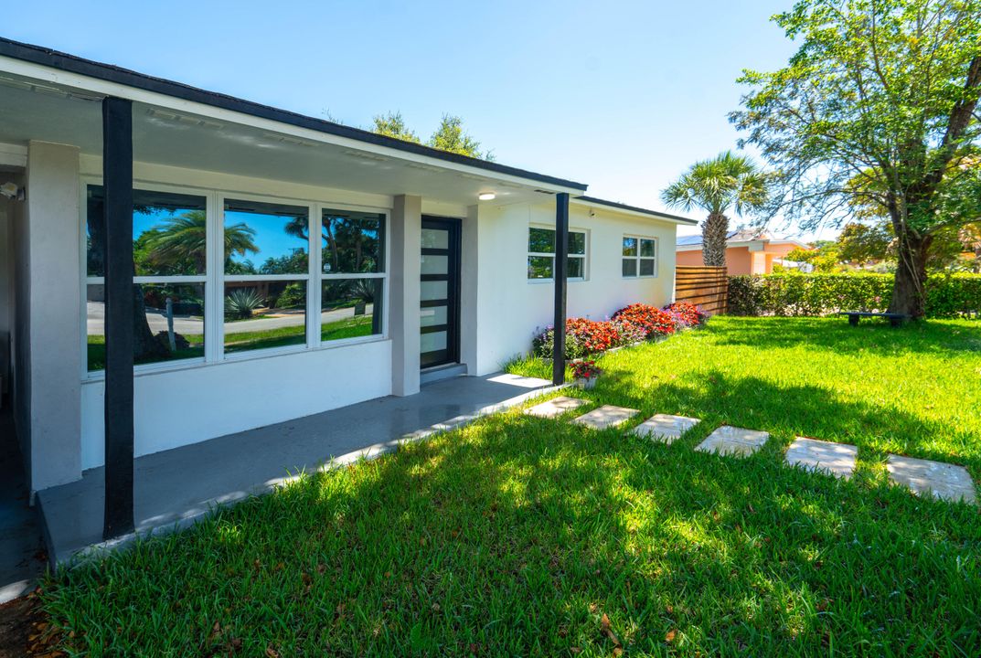 Recently Sold: $399,000 (3 beds, 2 baths, 1042 Square Feet)